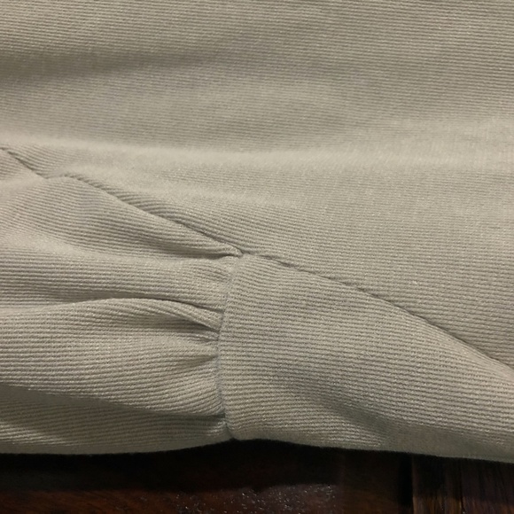 Cute top - Picture 3 of 4